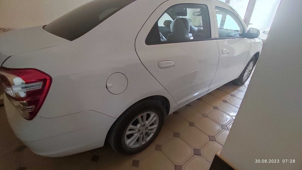 Cobalt style AT sotiladi yangi salondan uyga rangi oq