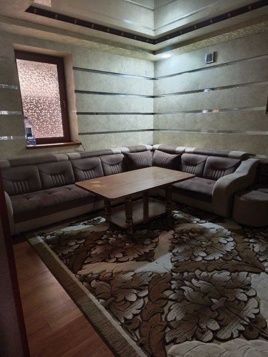 Бўстон даҳасида 4 хоналик Квартира сотилади