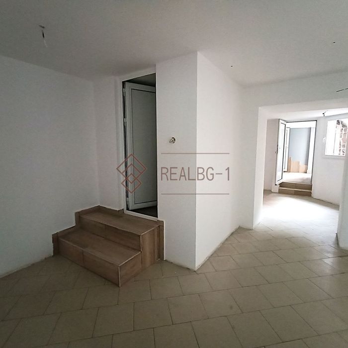 Дава се под наем Офис в Варна, ВИНС - 75 кв.м за 1200 € - Снимка #4