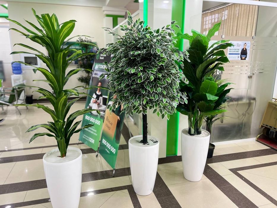 Искусственный цветы драсена