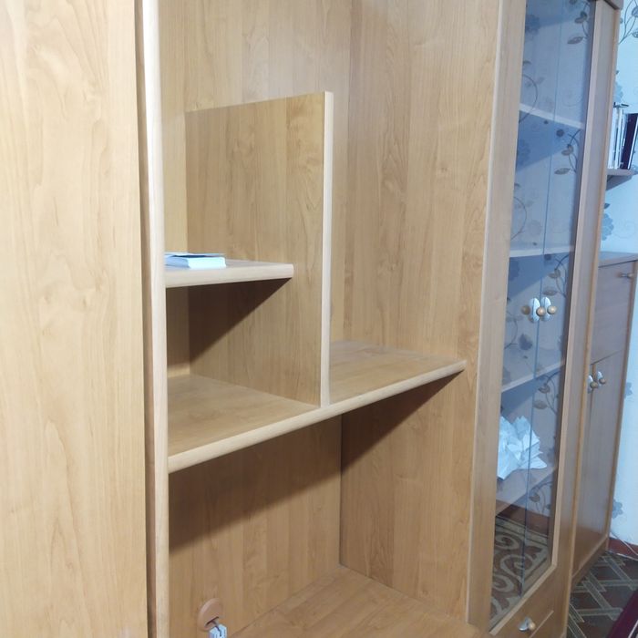 Продам стенку в хорошем состояние