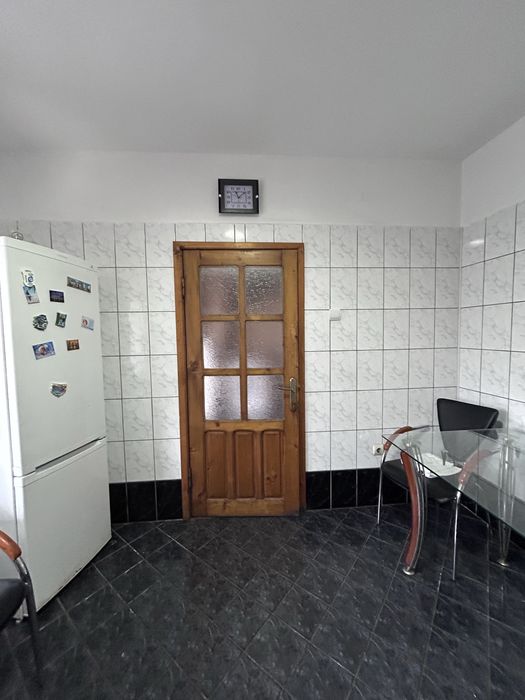 Casa de vanzare + Spatiu comercial