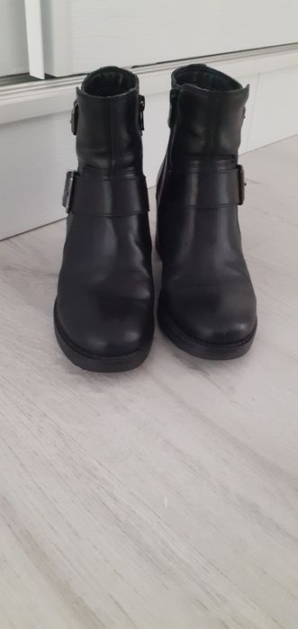 Ghete dama din piele