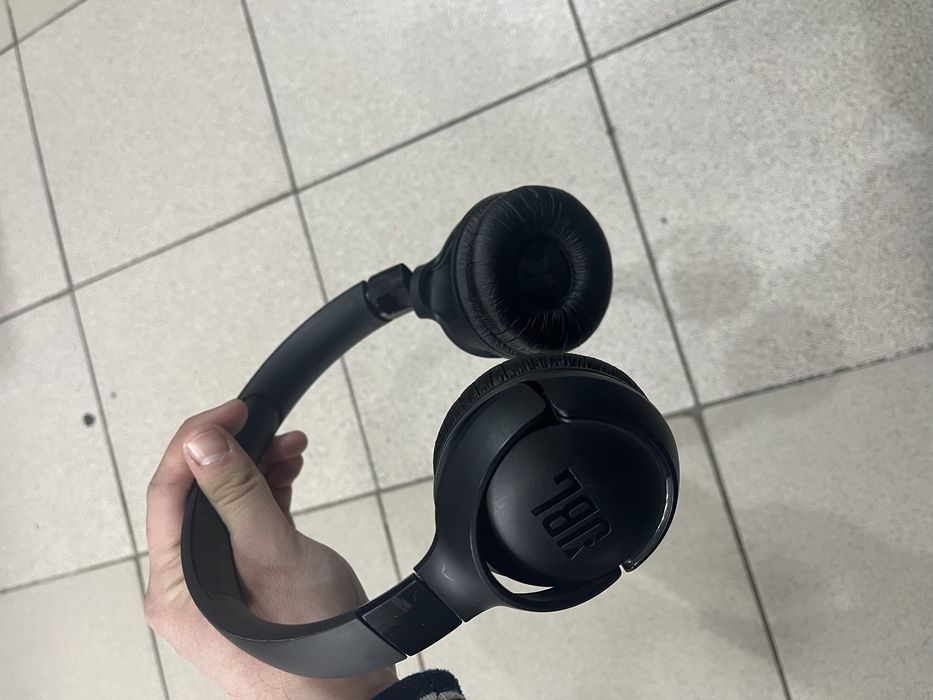 Наушники JBL 520BT в черном цвете