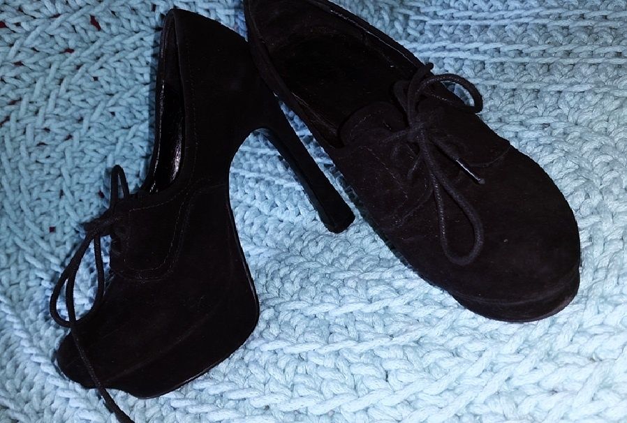 Продам ботильоны (натуральная замша)