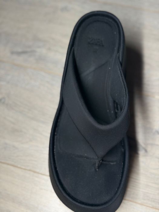 продам шлепки  Zara , новые.