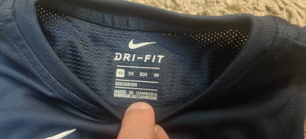 Maiou/Maieu Nike dri-fit Copii 5-6 ani 122-128 NOU