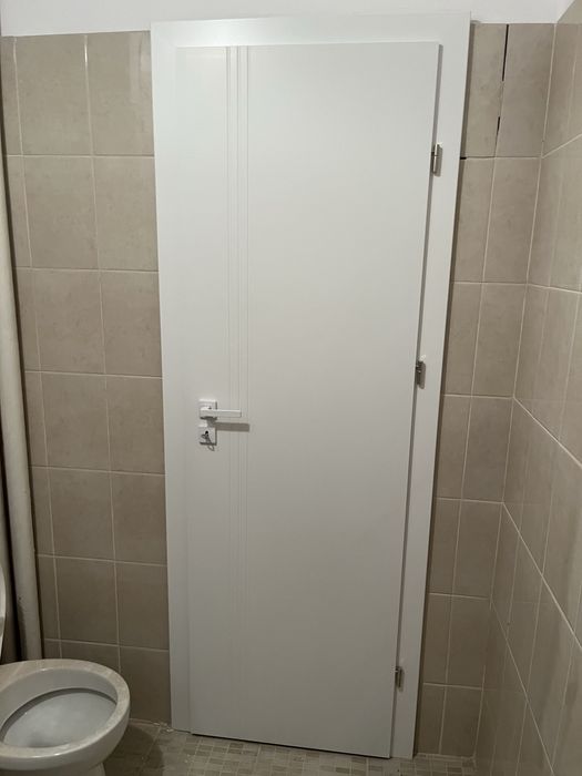 Montez uși interior