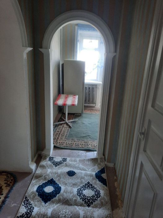 Срочно продаётся 1 комнатная квартира, Поворот, Зафар ресторан