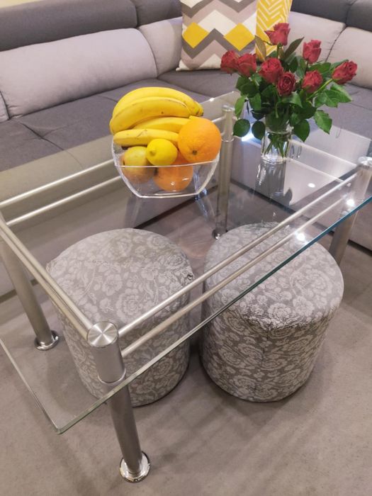 Маса и табуретки