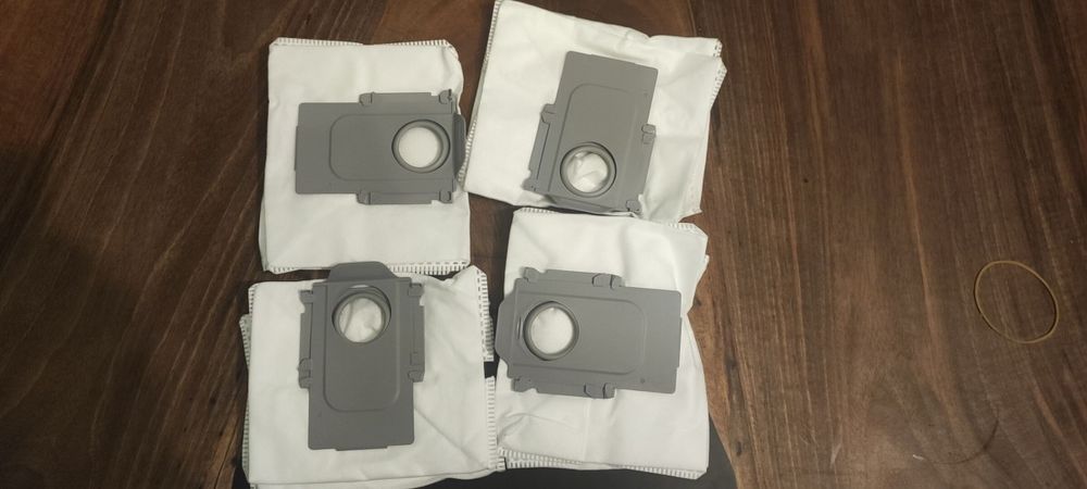 Roborock Q7 Max+ cu statie de golire – foarte ingrijit + consumabile i