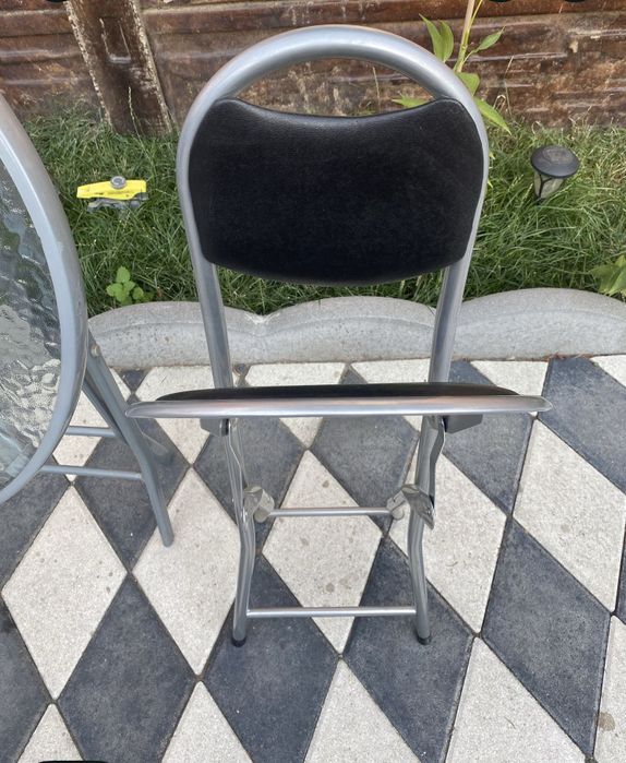 Masuta metalica de exterior