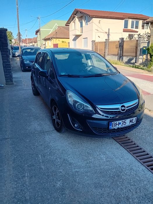Vînd sau schimb opel corsa 1.4,fabricație 2011!