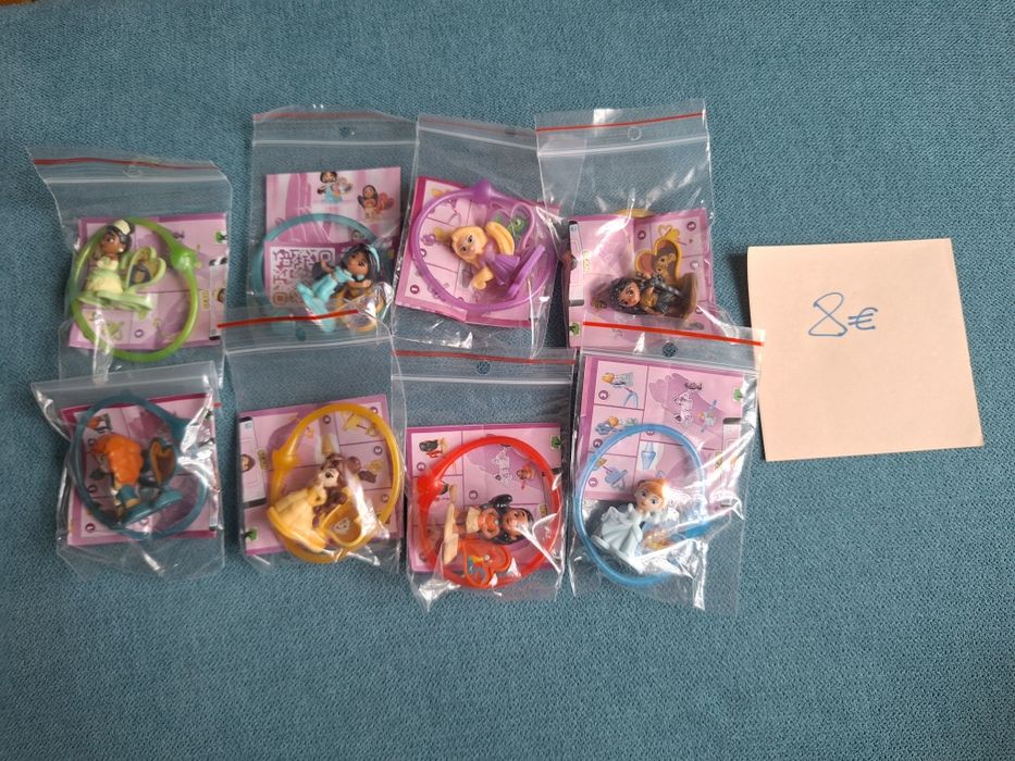 Kinder surprise играчки