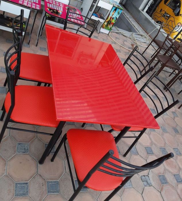 Столы и стулья кухонные кафе столовые