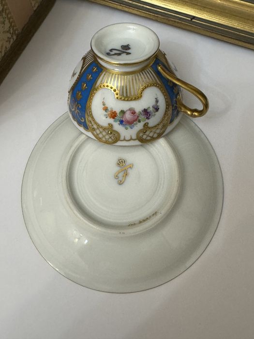 Ceasca espresso hand made. Fürstenberg, portelan pictat si foita aur