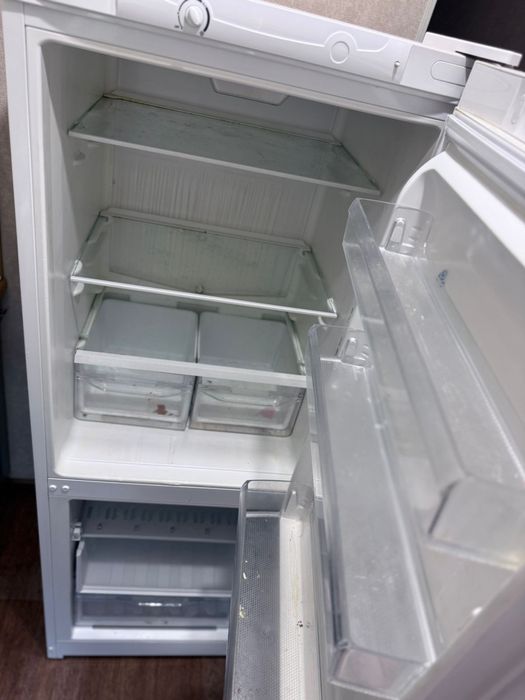 Продам холодильник Индезит