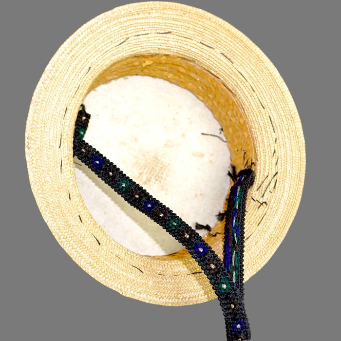 Clop osenesc vechi cu margele , palarie traditionala cu margele