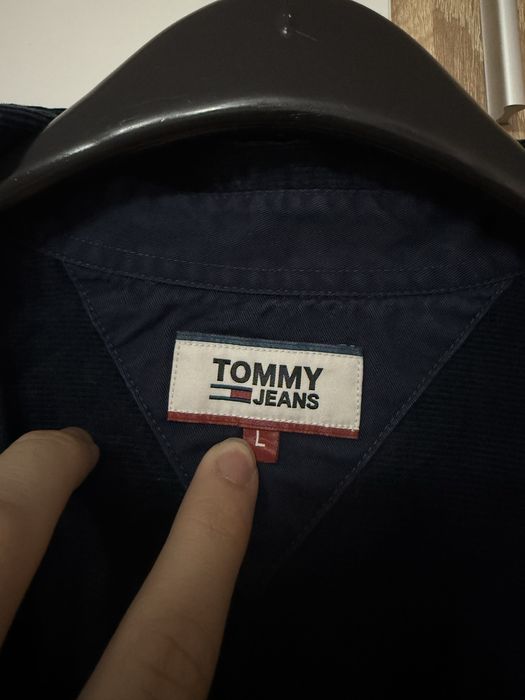 Оригинална мъжка риза на Tommy Hilfiger размер L