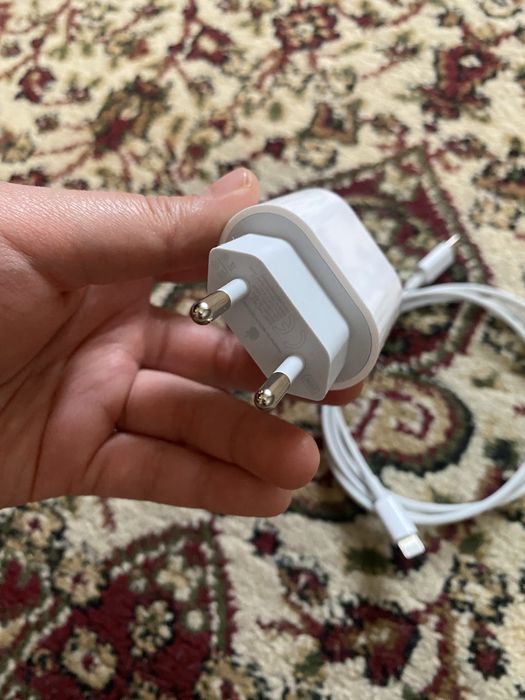 Зарядка оригинал на Айфон