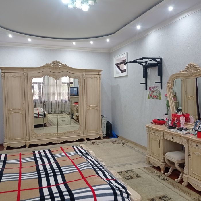 Иккита оилага 5,4 сотихлик тайёр катта 2 к,аватли Евроуй Кибрайда соти