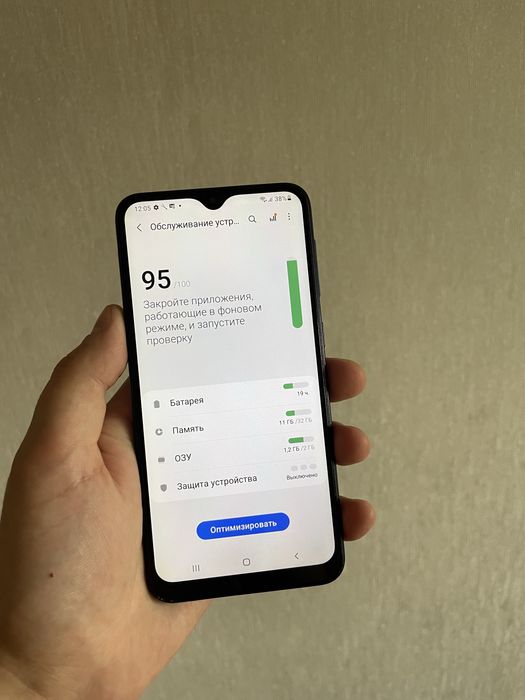 Продам Samsung A10.
