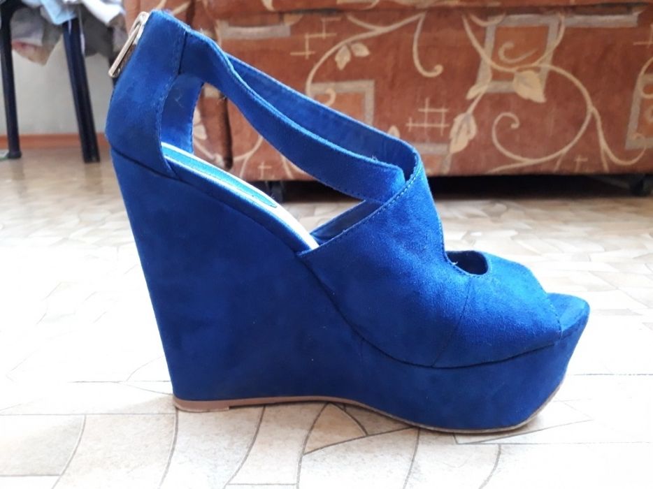 Стильные босоножки