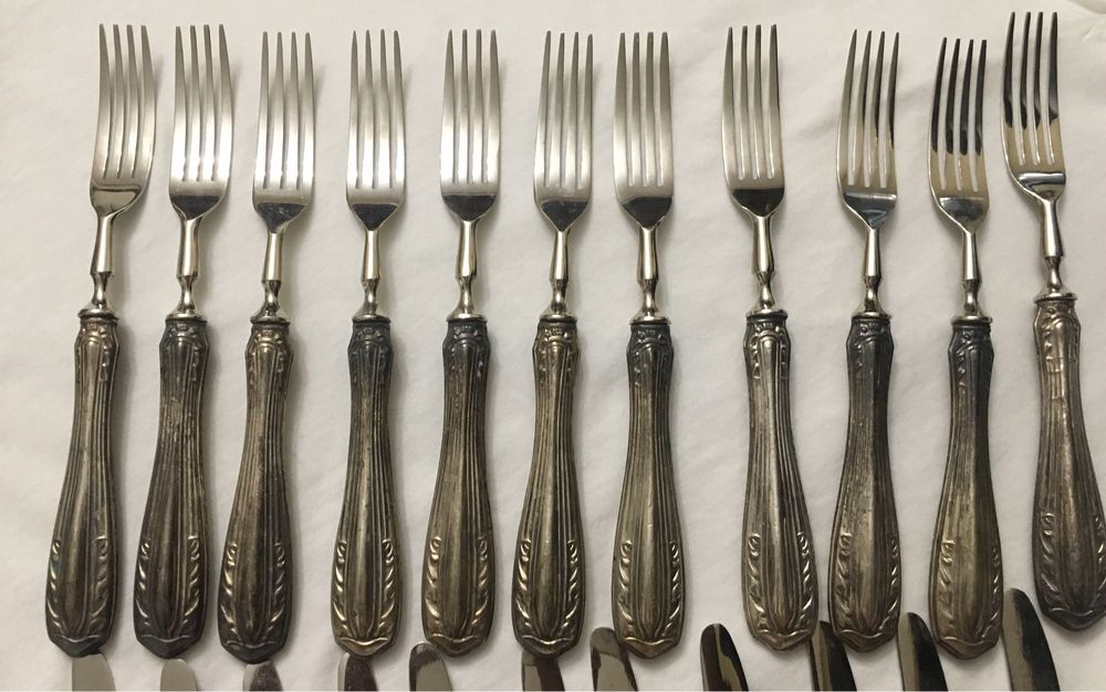 Vând set tacâm argint.