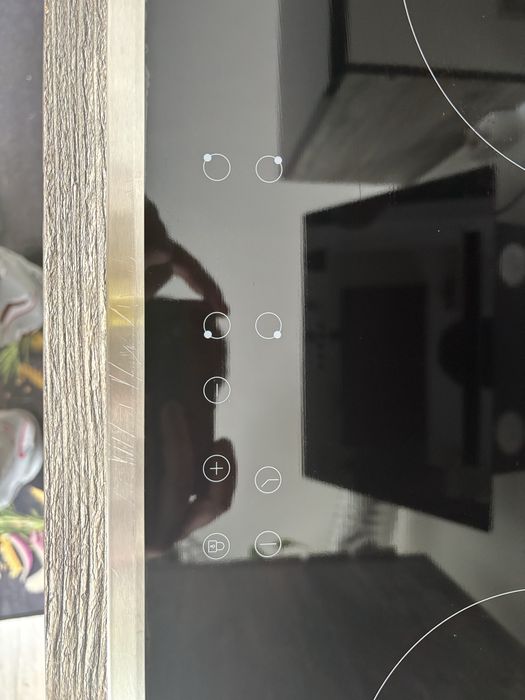 Plită vitroceramică Schott Ceran cu 4 zone de gătit, design modern