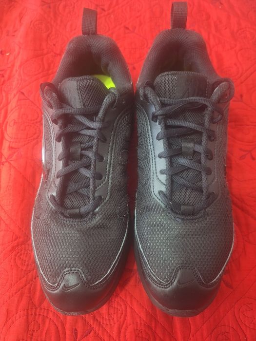 Pantofi sport Nike air max mărimea 40,5 purtați foarte putin 400 lei