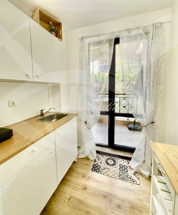 Продава се Ателие в Свети Влас - 38 кв.м за 873 €/кв.м - Снимка #1