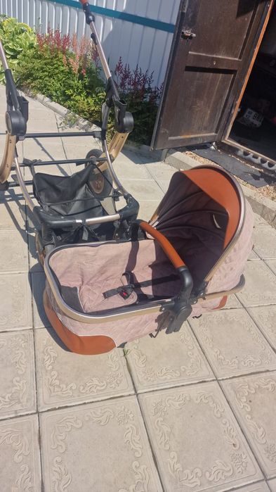 Продам коляску 3 в 1