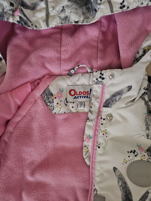 Демисезонный костюм на девочку.