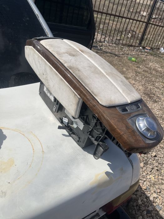 Подлокотник на BMW e65