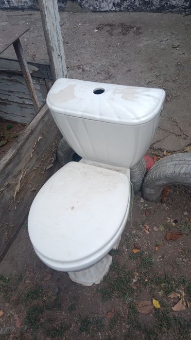 Продам унитаз и раковину