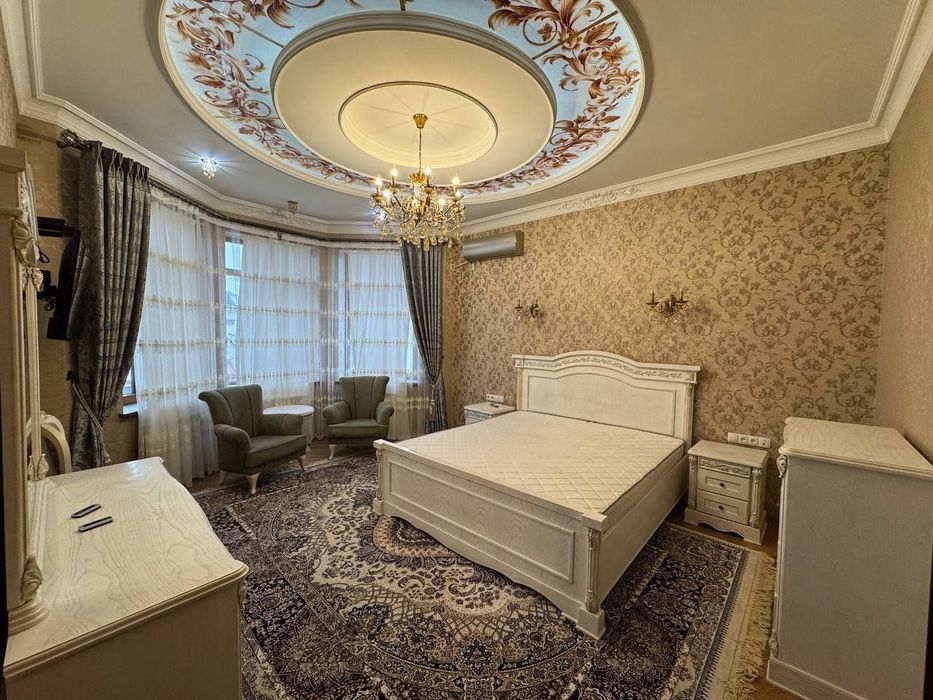 Домбирабод ховли сотилади