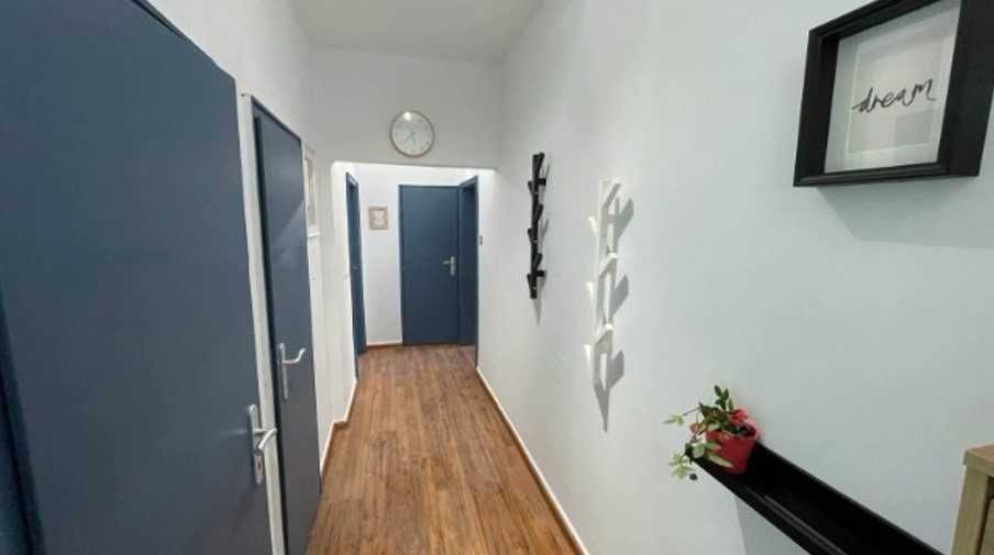 Дава се под наем Двустаен апартамент в София, Толстой - 70 кв.м за 700 € - Снимка #2