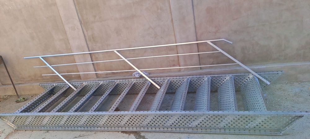 Scări metalice profesionale 14 trp 90x27