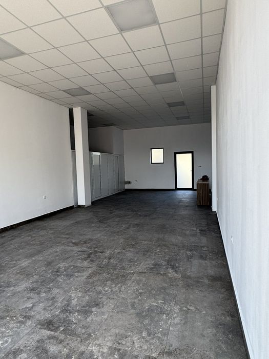 Дава се под наем Магазин в Казанлък - 80 кв.м за 765 € - Снимка #2