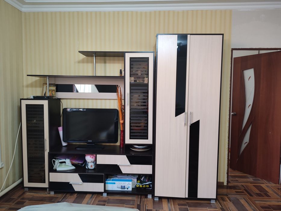 Продам горку в гостиную