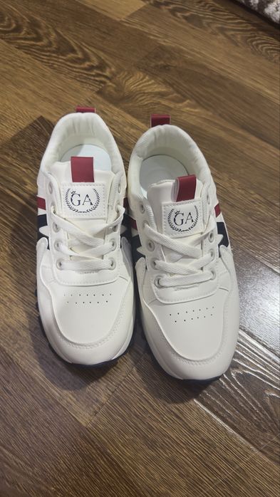 2ta krasofka sotiladi