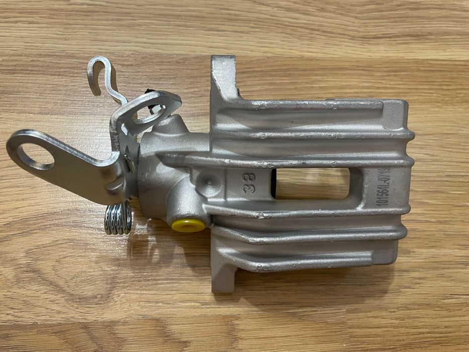 НОВ Ляв спирачен апарат Audi A3 8P Golf 5 Golf 6 Seat Leon 1K0615423A