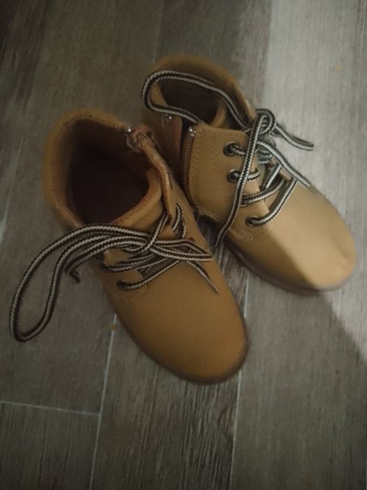 Продам ботинки фирмы Primark