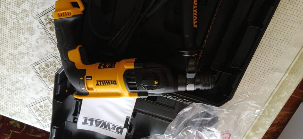 Rotopercutor DeWalt 800w nou