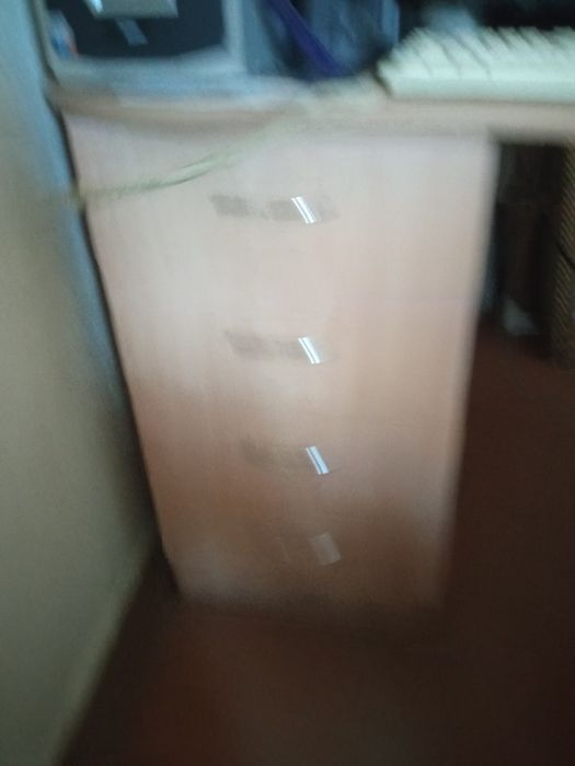 Стол компьютерный