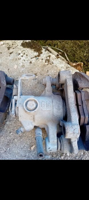 Продавам задни апарати Супорти за опел Зафира