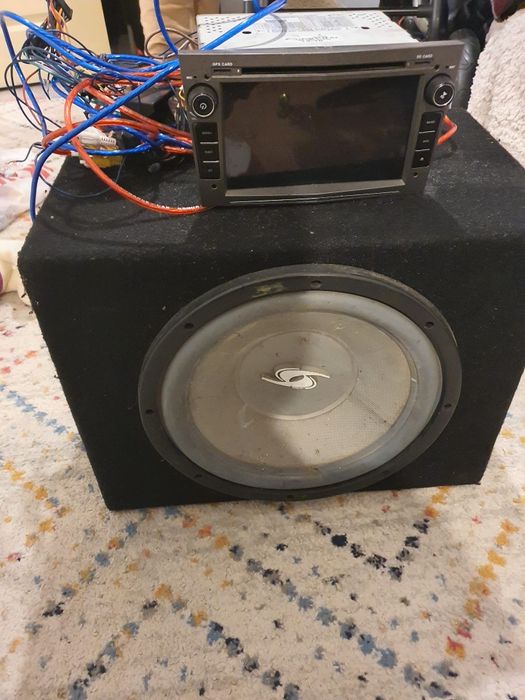 Vând soowbofer cu stație incorporata +navigație pt opel astra h