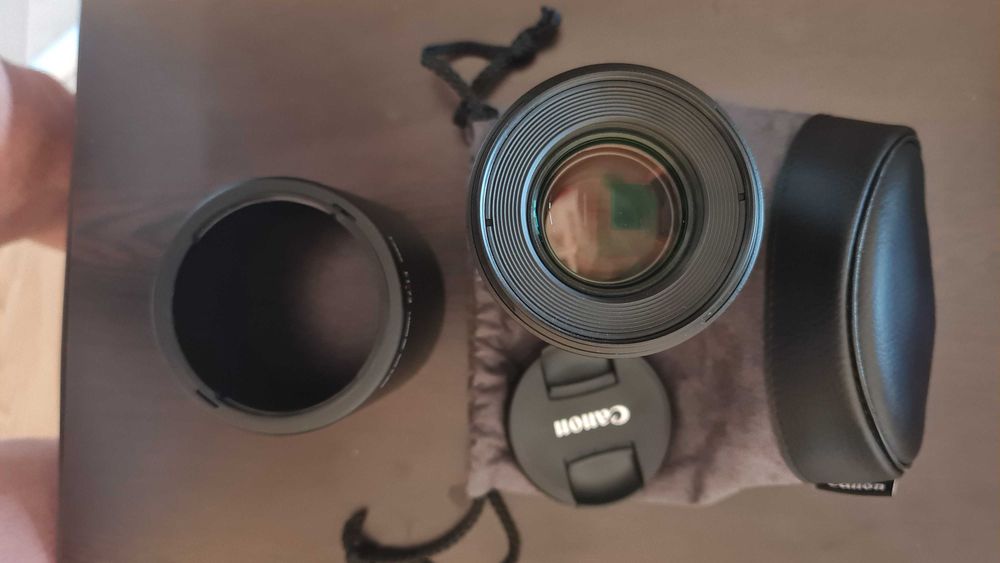 Обектив Canon EF 100mm f/2.8L Macro IS USM