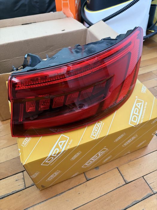 Оригинални задни стопове Audi S4 B9 – червени мигачи