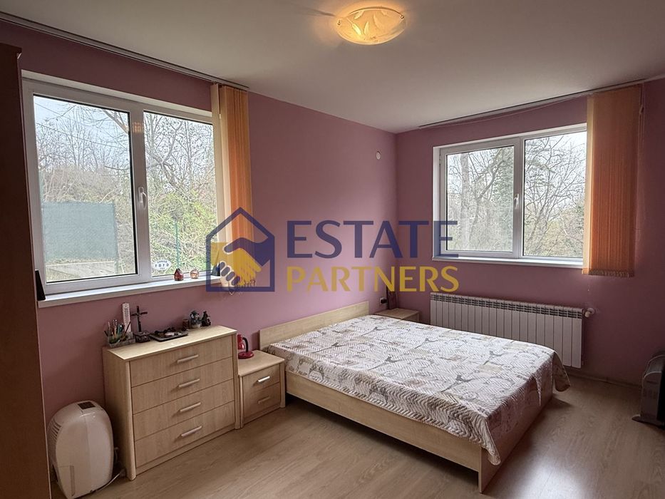 Къща в Пловдив, област-с.Гълъбово площ 186 цена 298000